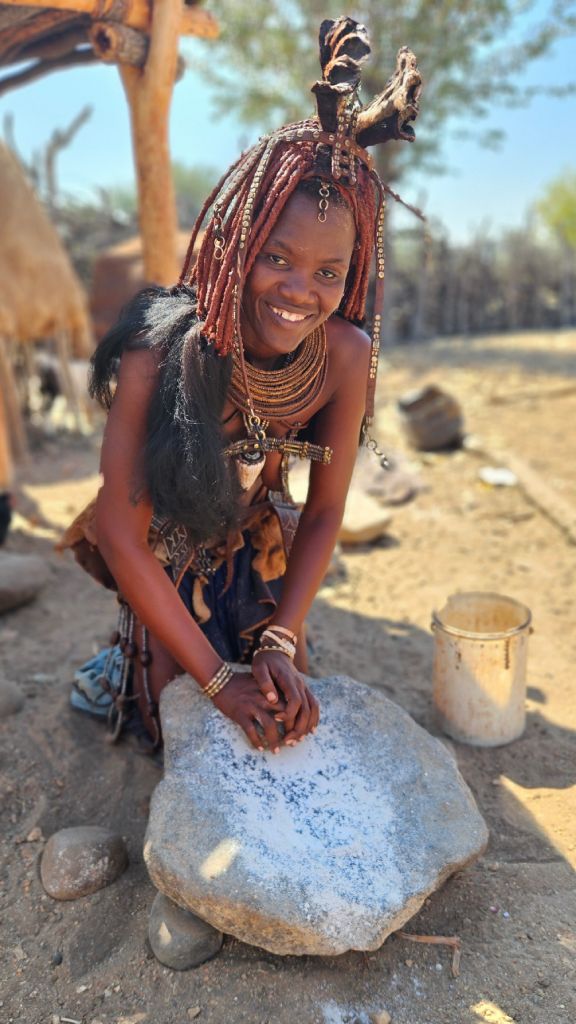 Himba_grounding_ochre
