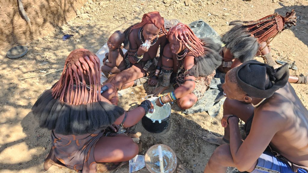 Himba_village_shima_eating