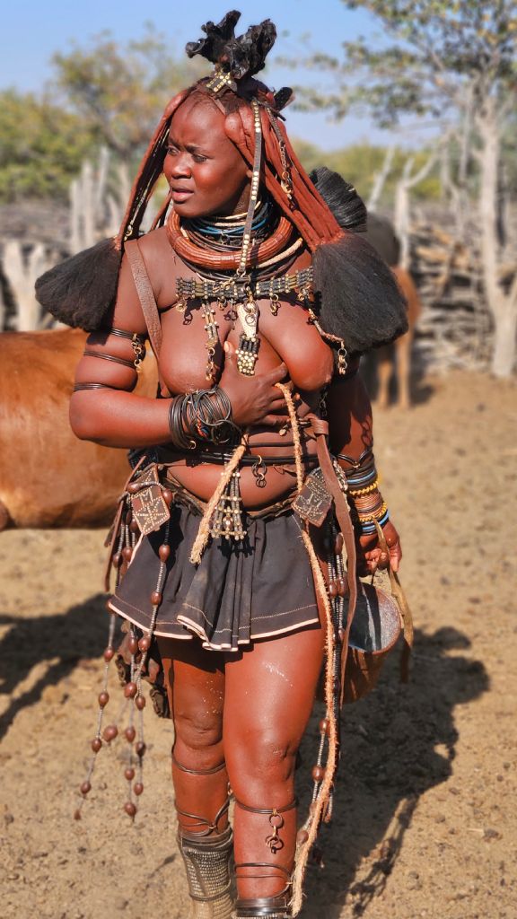 Himba_village_woman