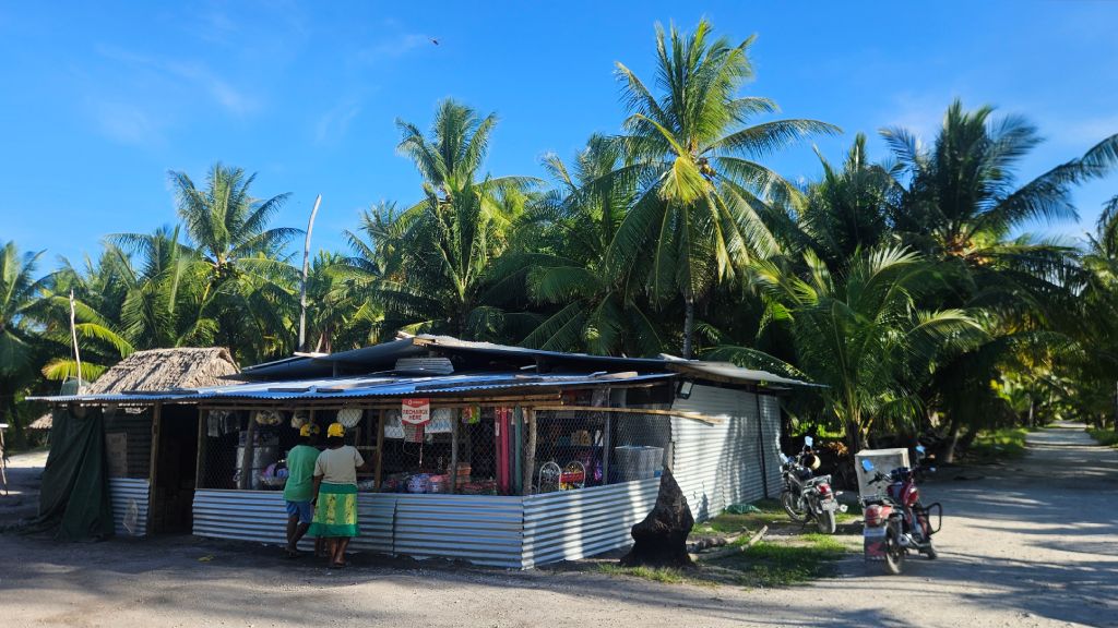 Abaiang_grocery_store
