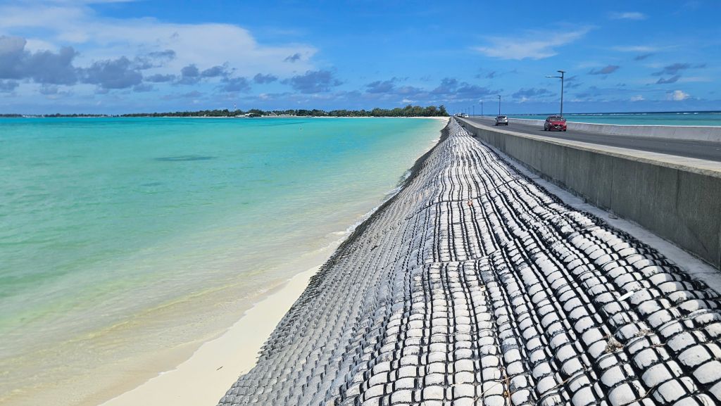 Tarawa_coastal_protection_brdige