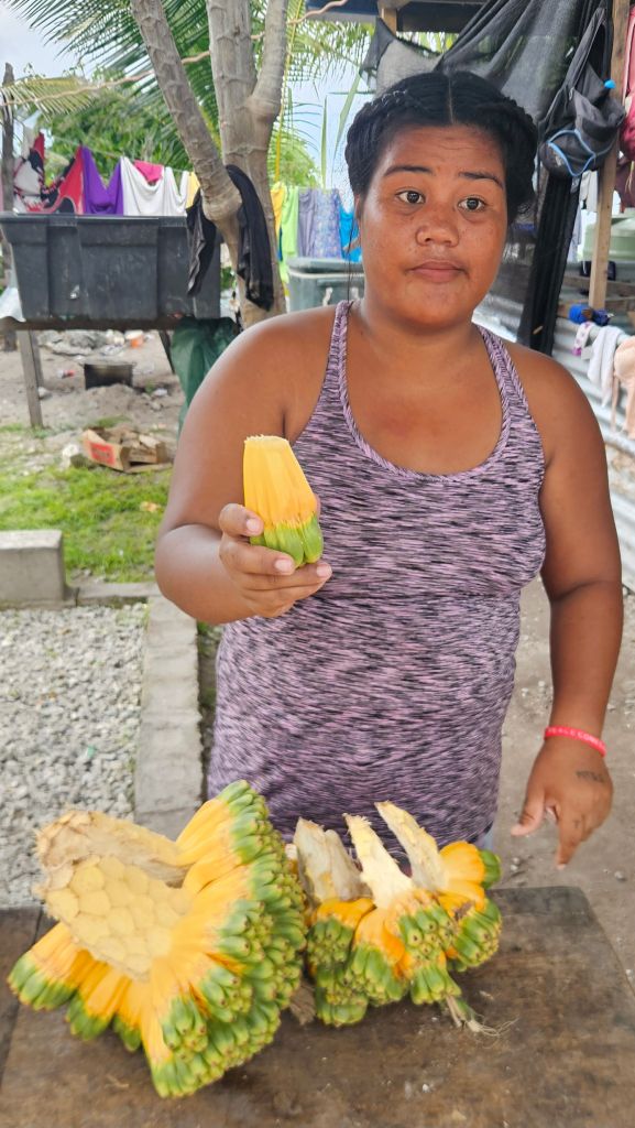 Kiribati_hala_fruit