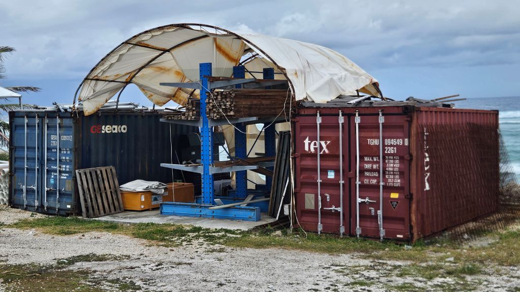 Nauru_hardware_store