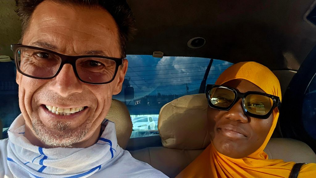 Inside_taxi_Rok
