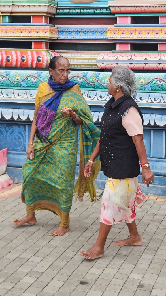 Hindu_worshippers