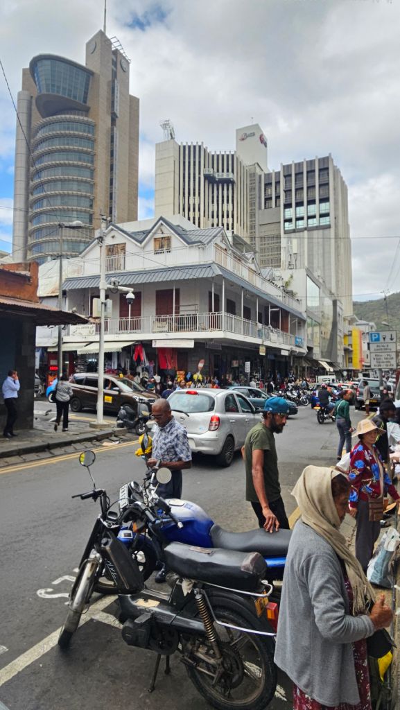 Port_Luis_busy_streets