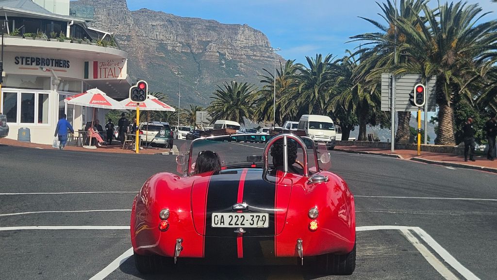 Cape_Town_open_top_sports_car