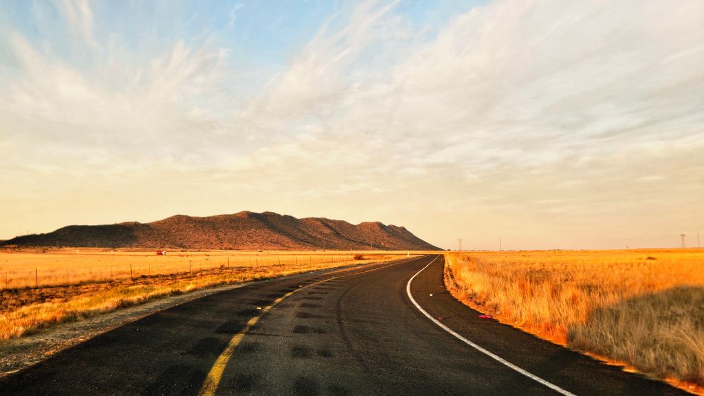 Road_at_sunset